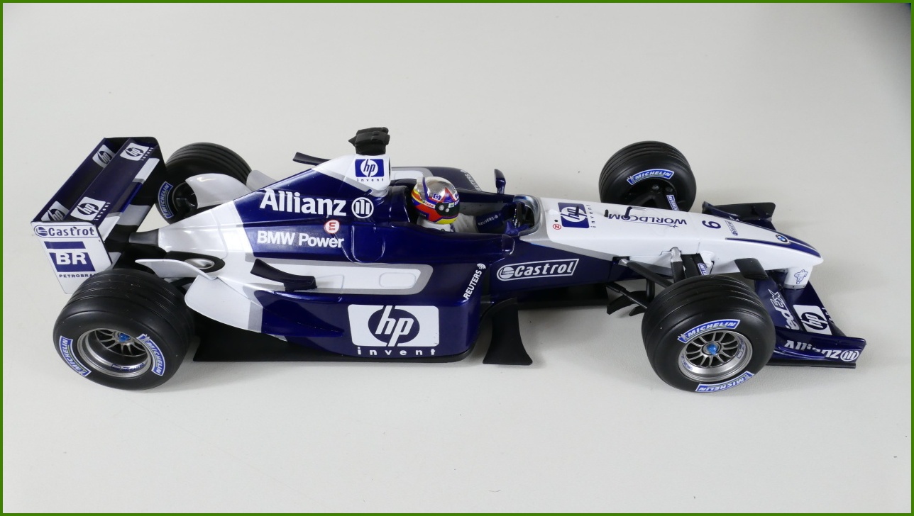 Model Formule Hot Wheels 1:18 - Williams F1 FW24 - Juan Pablo Montoya s Krabicí