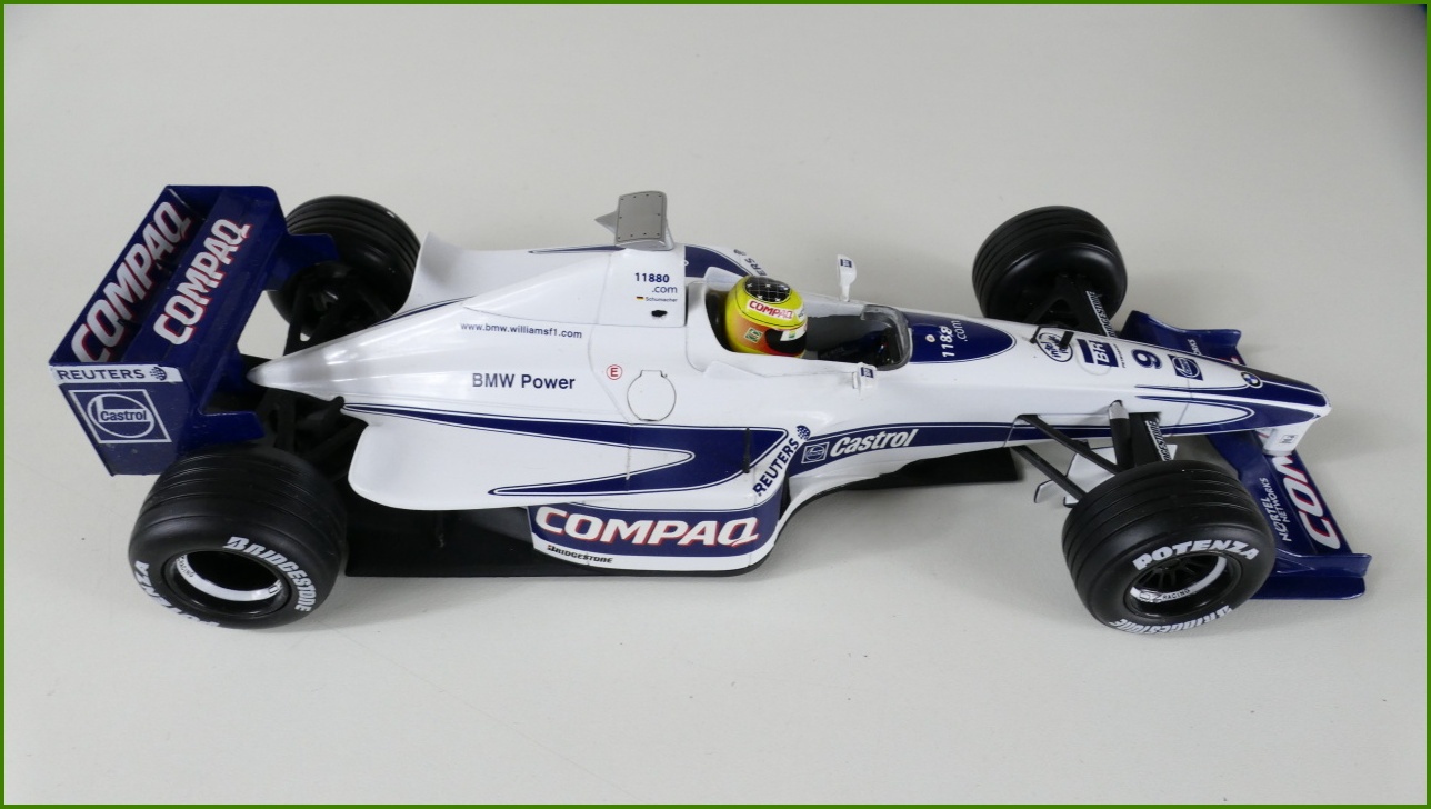 Model Formule Hot Wheels 1:18 - Williams F1 FW21 - Ralf Schumacher s Krabicí