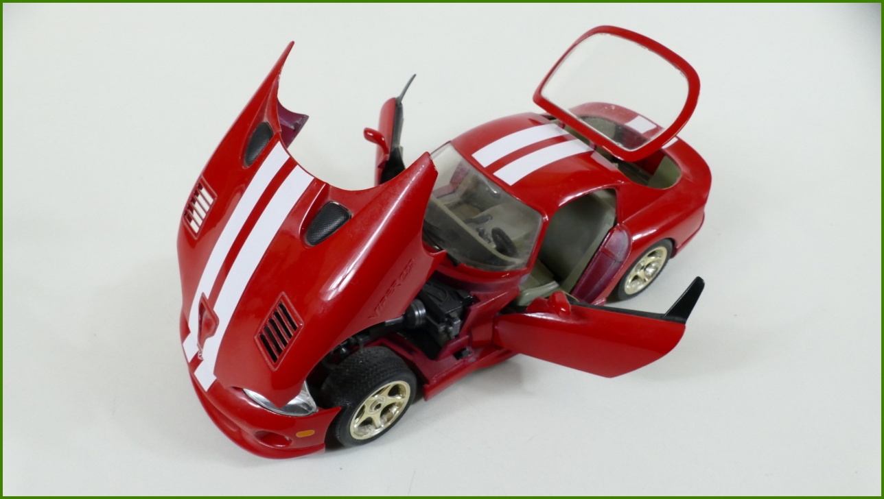 Kovový Model Bburago 1:18 - Dodge Viper GTS Coupe - Viz Popis