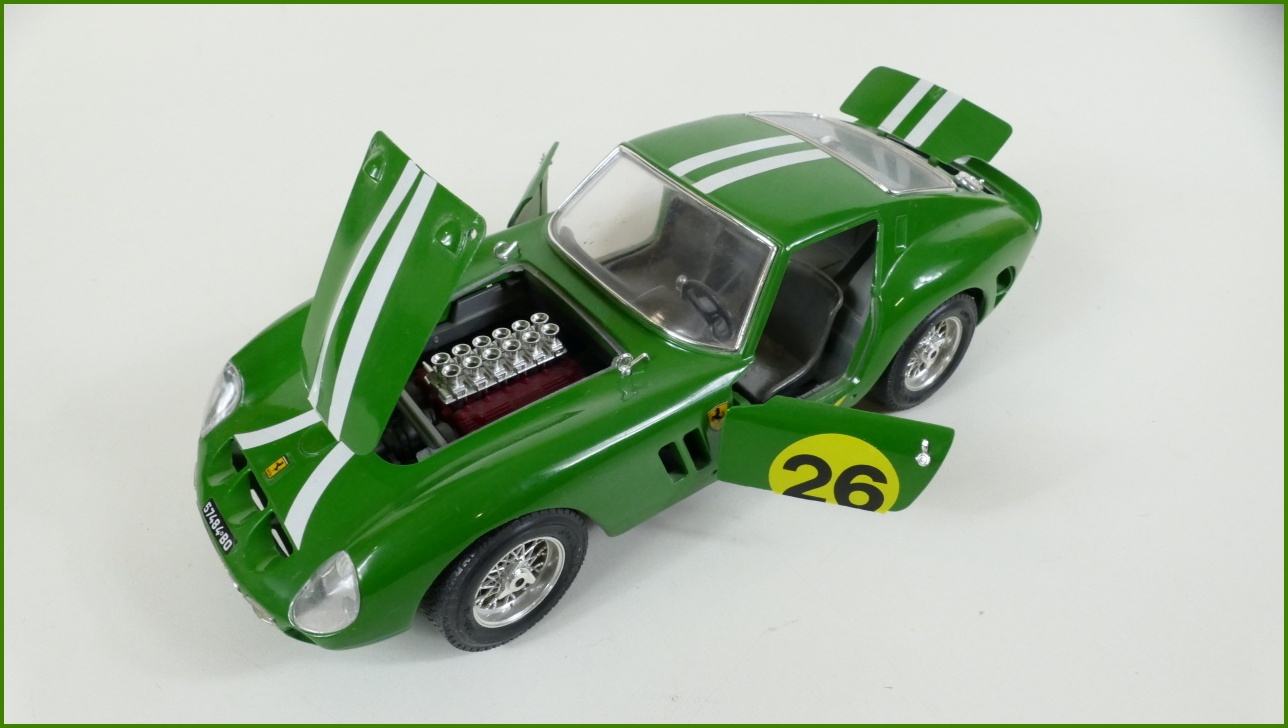 Kovový Model Bburago 1:18 - Ferrari GTO (1962)