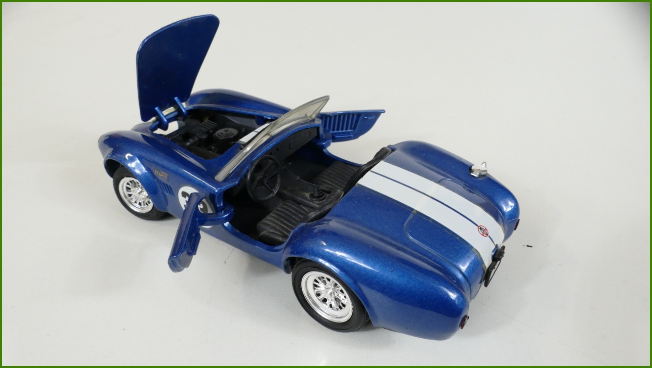 Model Auta Revell 1:24 - Cobra 427