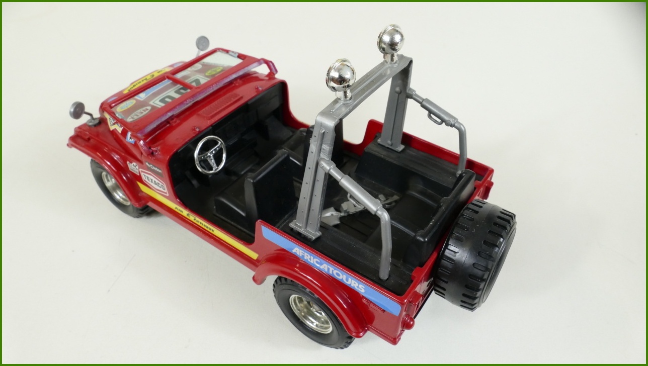 Model Auta Bburago 1:24 - Jeep CJ-7