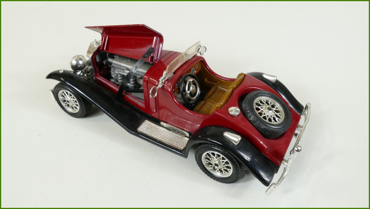Model Auta Bburago 1:24 - Mercedes SSK - Viz Popis