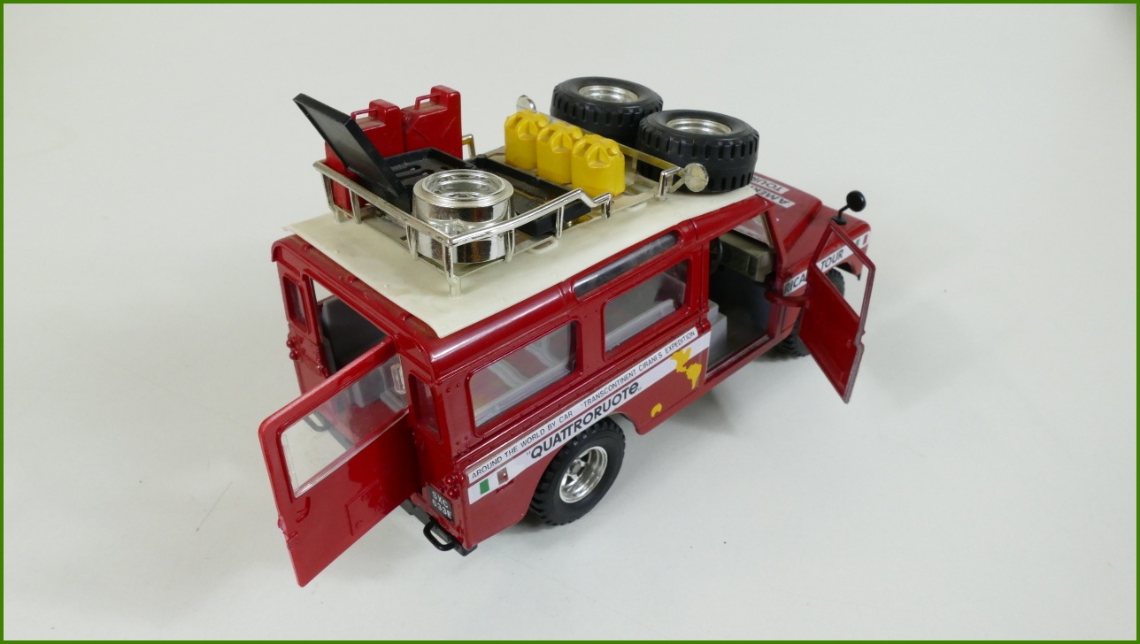 Model Auta Bburago 1:24 - Land Rover