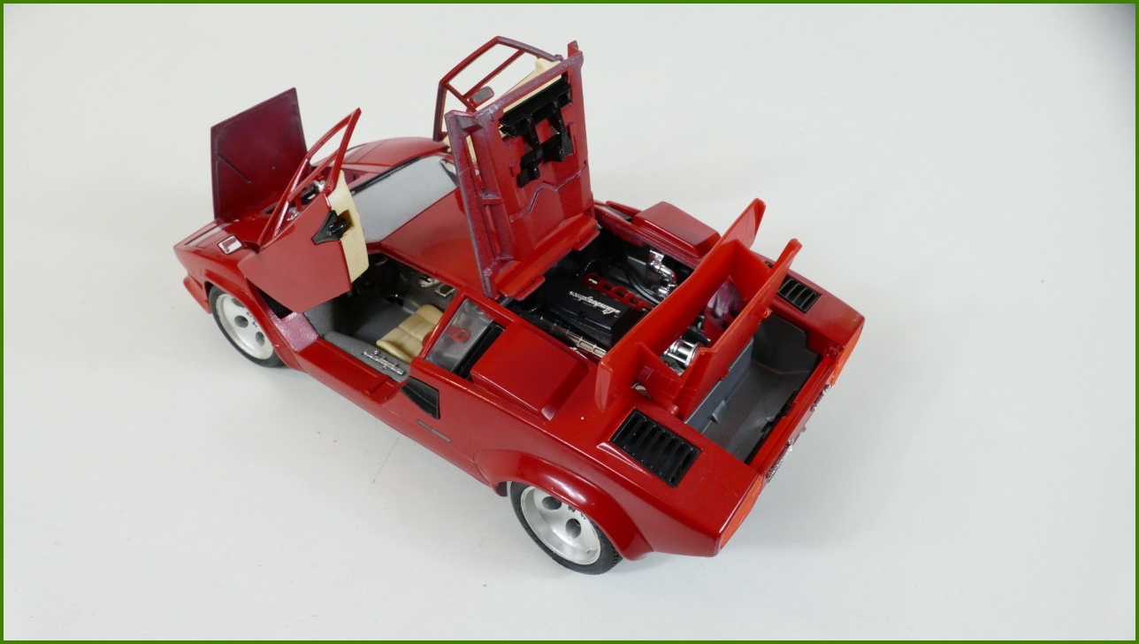 Kovový Model Bburago 1:18 - Lamborghini Countach (1988)