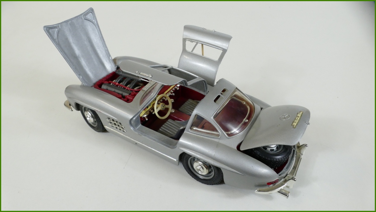 Kovový Model Bburago 1:18 - Mercedes 300 SL (1954)