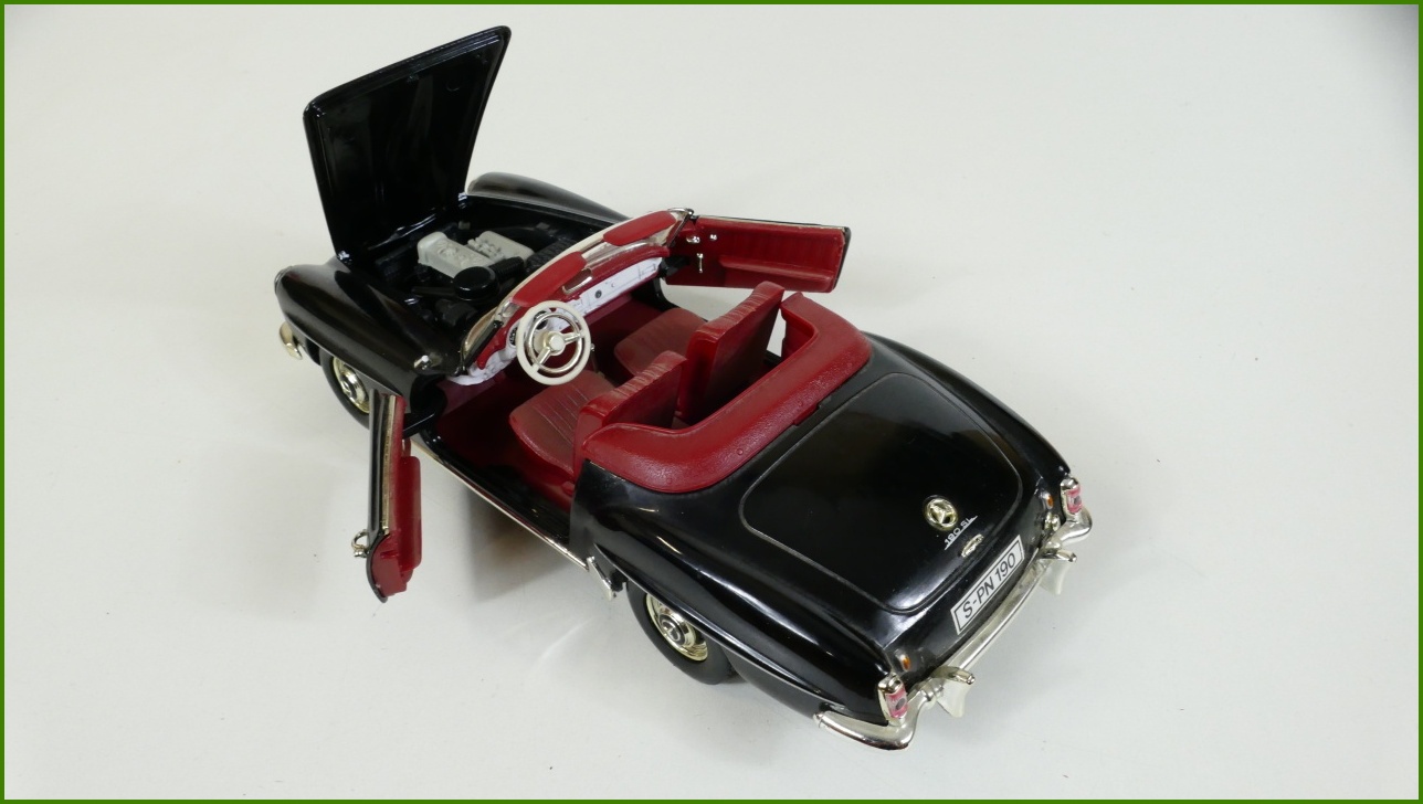 Model Auta ERTL 1:18 Mercedes-Benz 190SL - Viz Popis