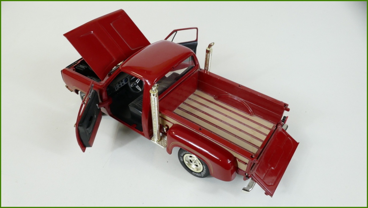 Model Auta ERTL 1:18 Dodge Pickup Truck (1978) - Viz Popis