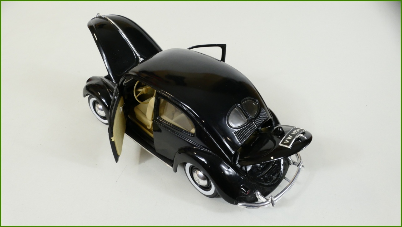 Model Auta Maisto 1:18 Volkswagen Export Sedan (1951)