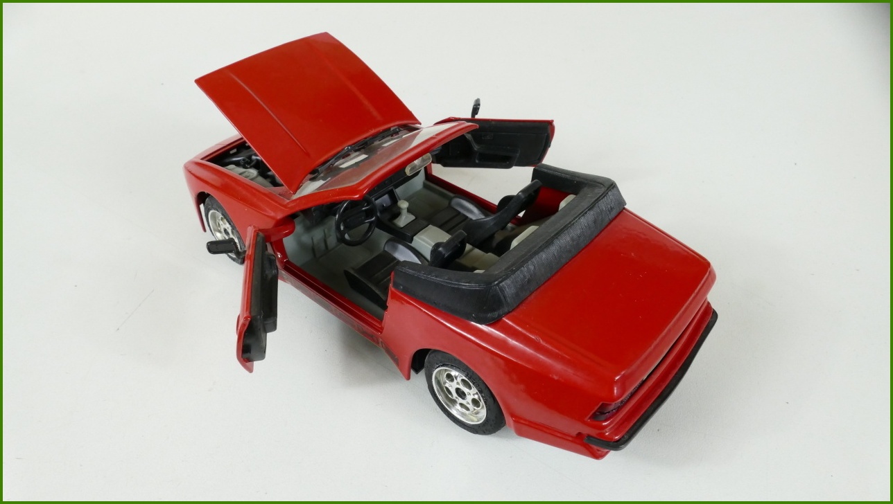 Model Auta Majorette 1:24 - Porsche 944 Turbo