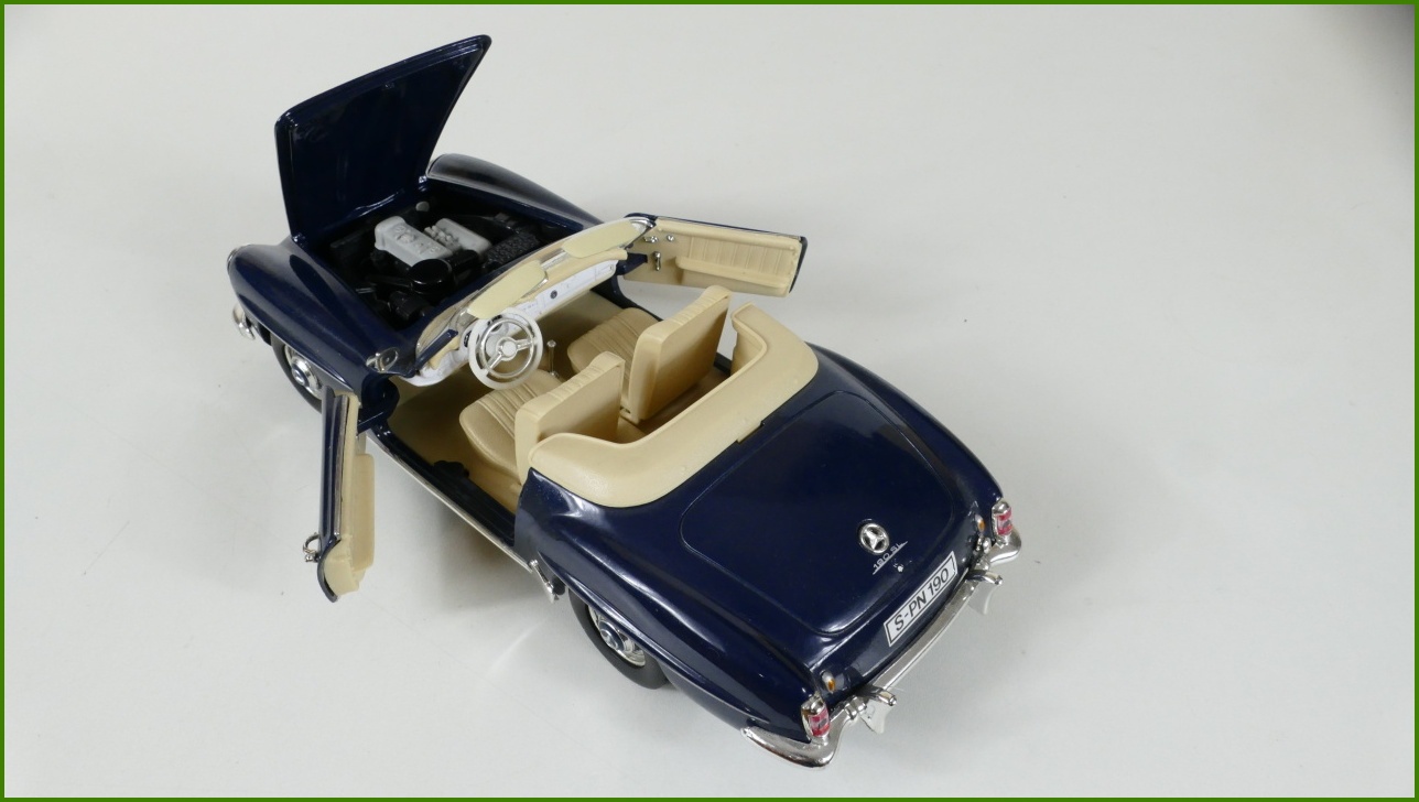 Model Auta ERTL 1:18 - Mercedes Benz 190 SL - Viz Popis