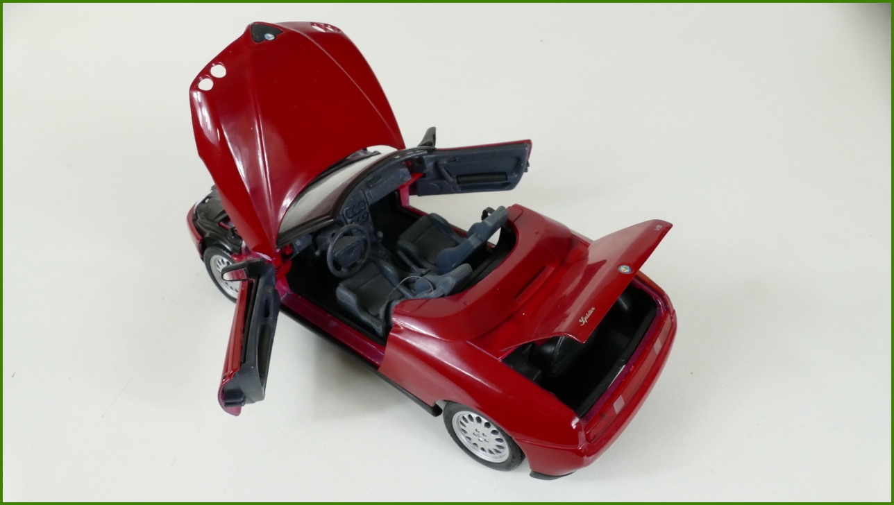 Model Auta Maisto 1:18 - Alfa Romeo Spider