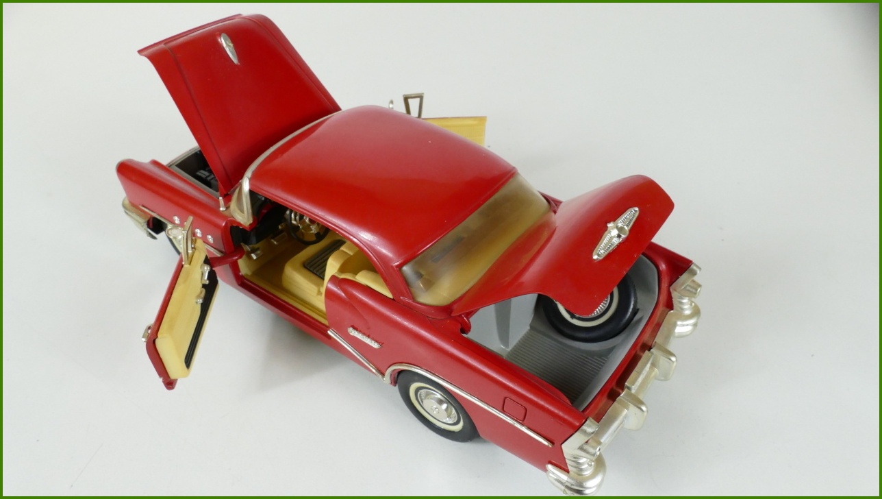 Model Auta MIRA 1:18 - Buick Century - Viz Popis