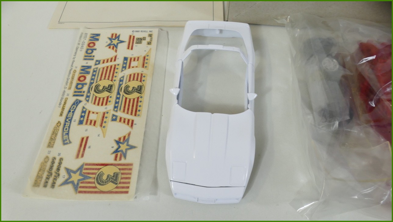 Model Auta Revell Metal Kit Stavebnice 1:24 - Corvette ZR-1 Racing