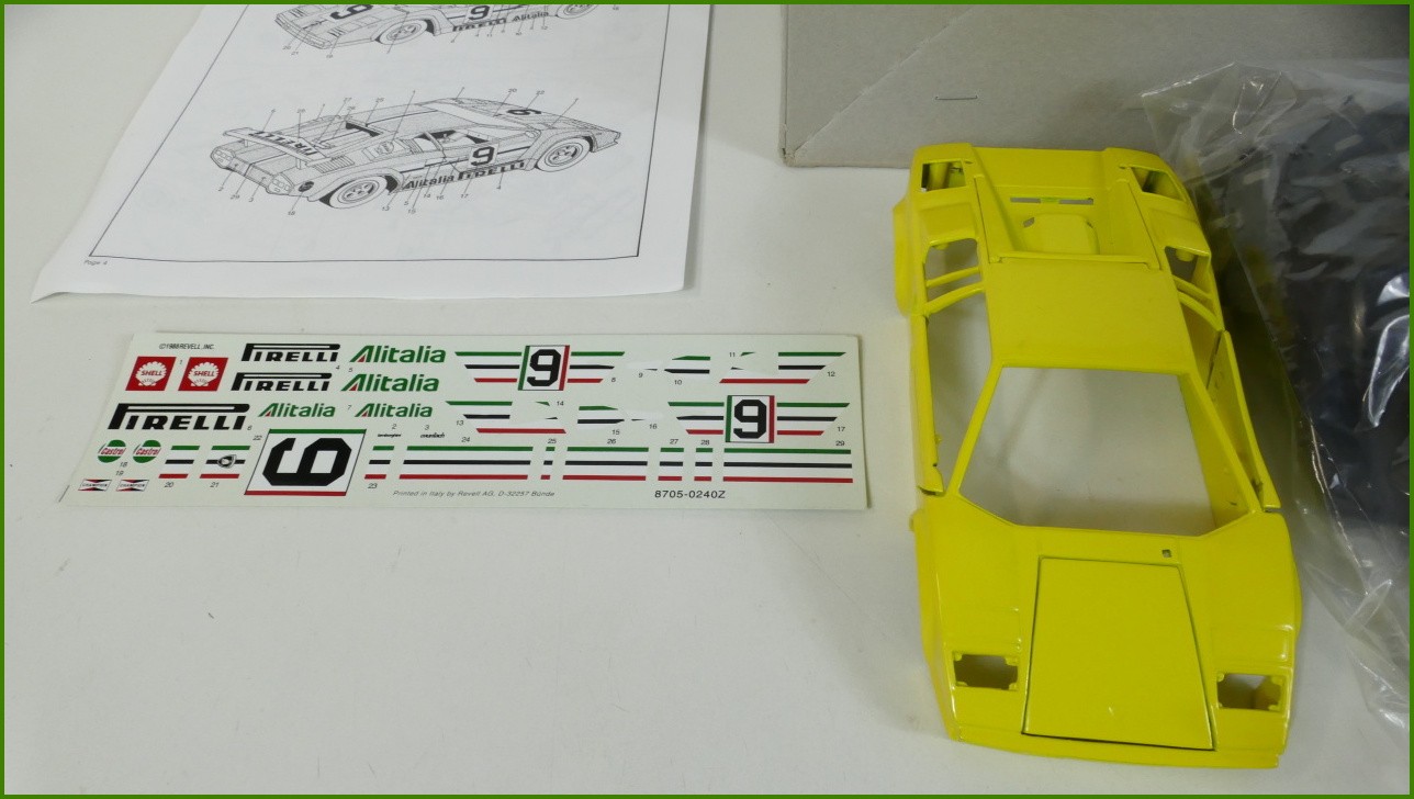 Model Auta Revell Metal Kit Stavebnice 1:24 - Lamborghini Countach LP 500 S - Viz Popis