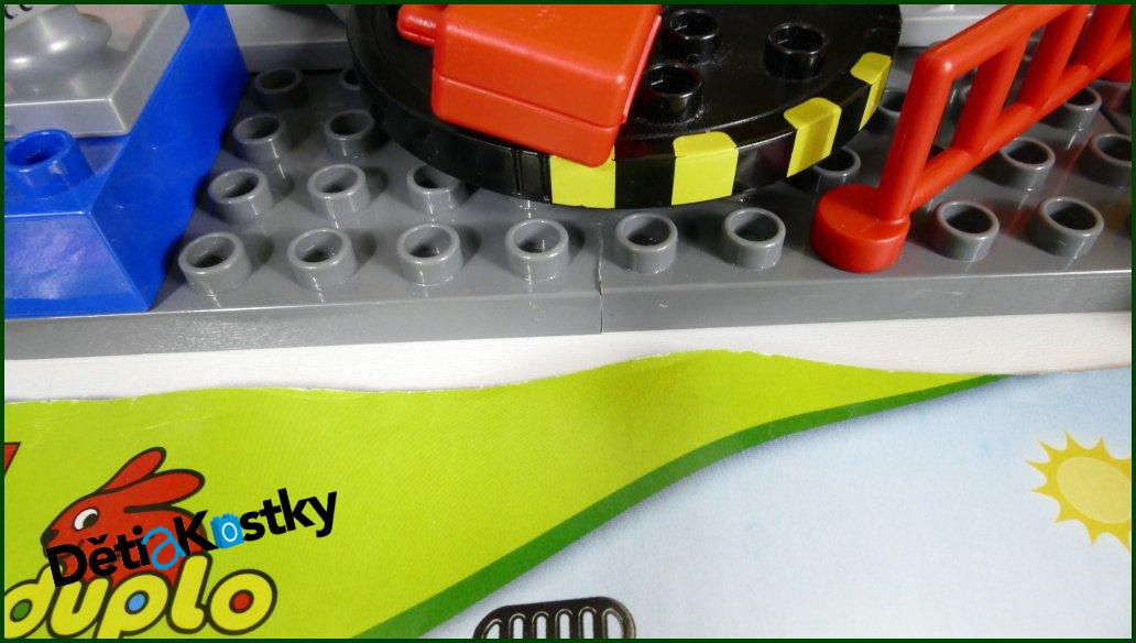 Lego® Duplo® 5595 Letiště s Krabicí (Prasklinka Destičky)