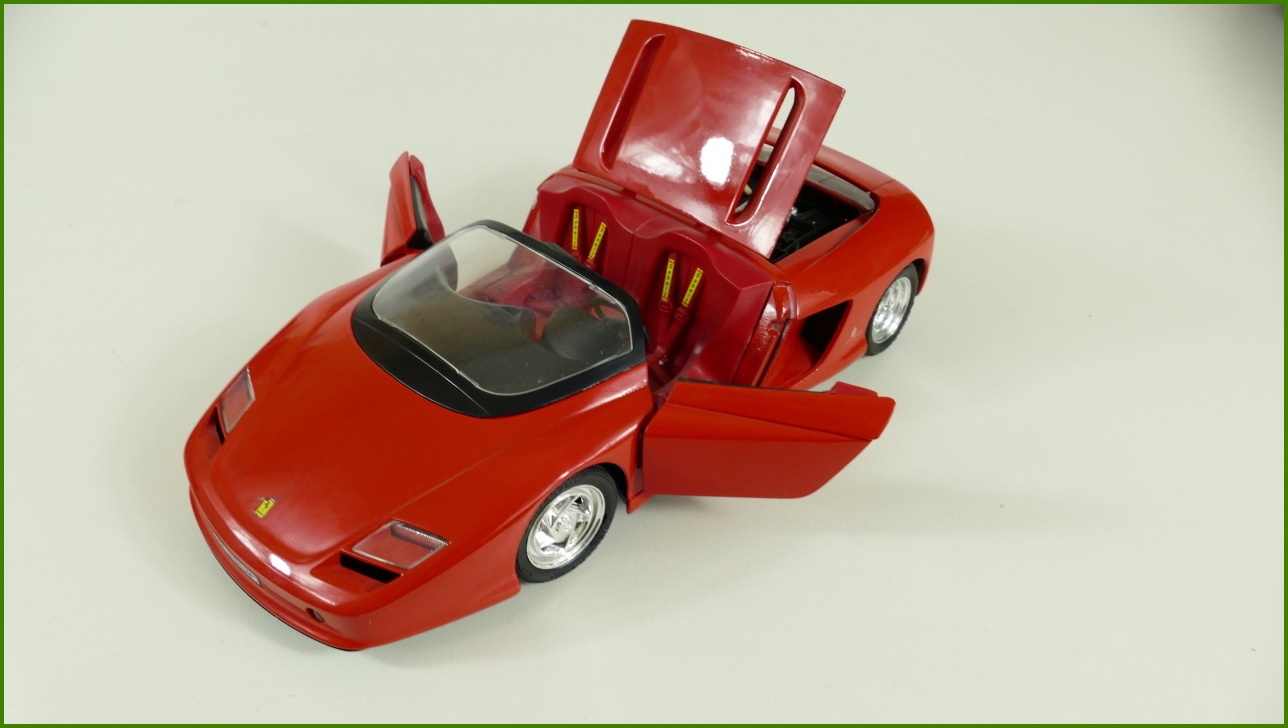 Model Guiloy 1:18 - Ferrari Mythos