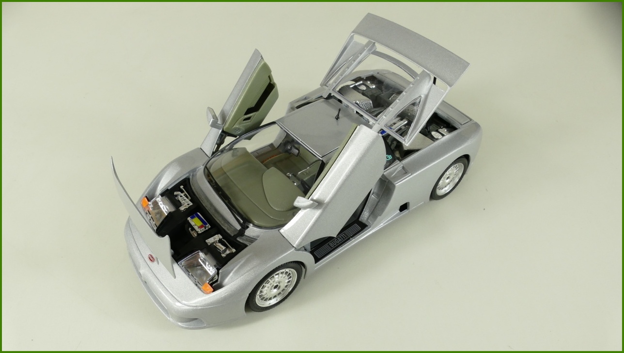 Kovový Model Bburago 1:18 - Bugatti EB 110 (1991) s Krabicí