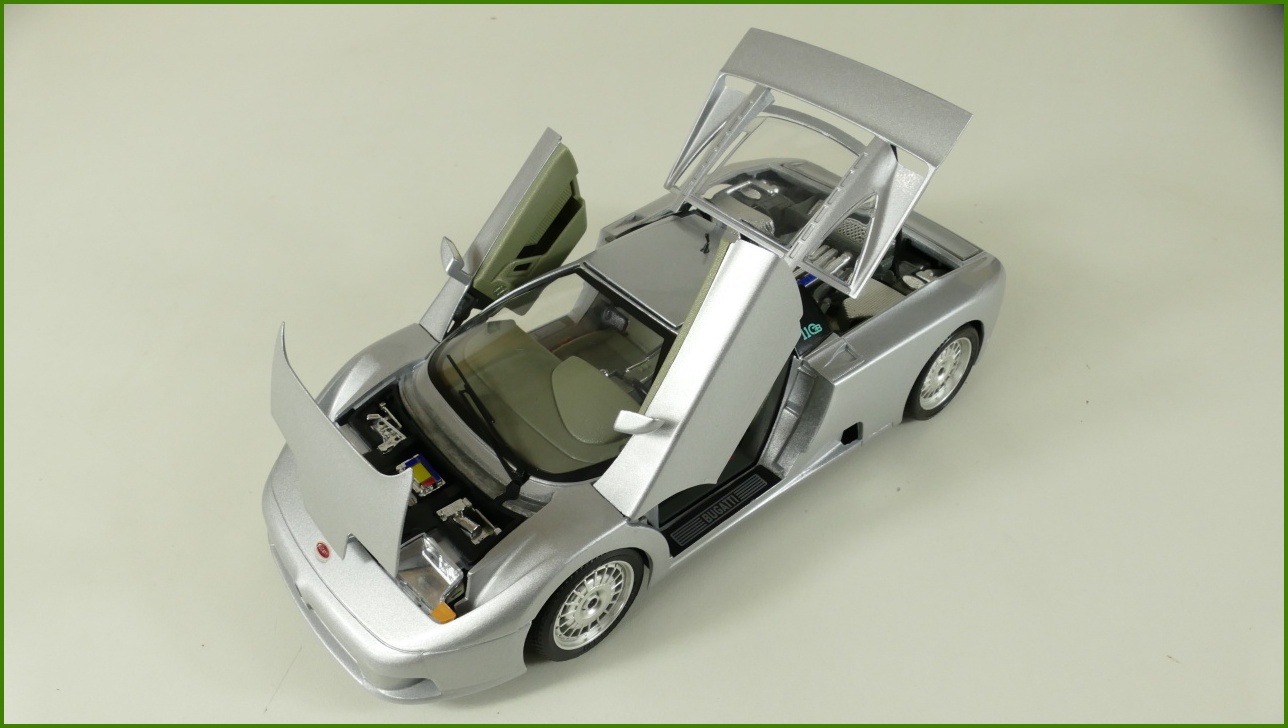 Kovový Model Bburago 1:18 - Bugatti EB 110 (1991) s Krabicí