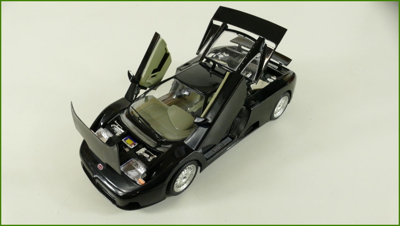 Kovový Model Bburago 1:18 - Bugatti EB 110 (1991) s Krabicí