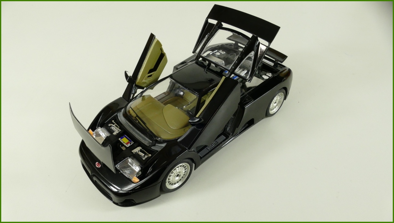 Kovový Model Bburago 1:18 - Bugatti EB 110 (1991) s Krabicí