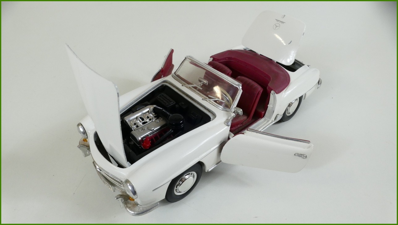 Model Maisto 1:18 - Mercedes Benz 190 SL (1955) - Viz Popis