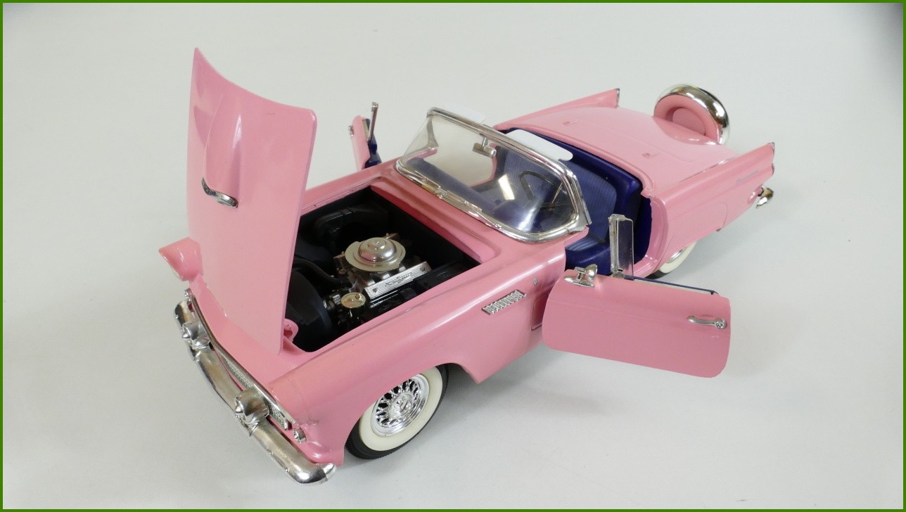 Model Revell 1:18 - Thunderbird