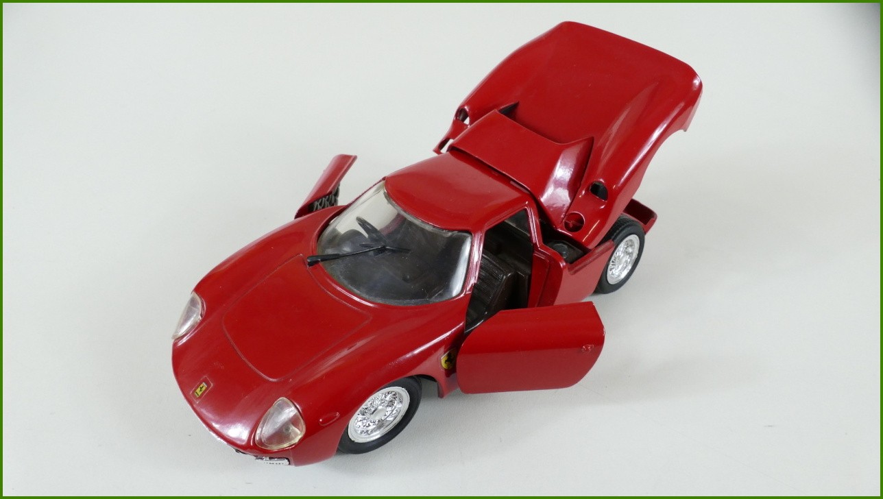 Model Auta Revell 1:24 - Ferrari 250 LM