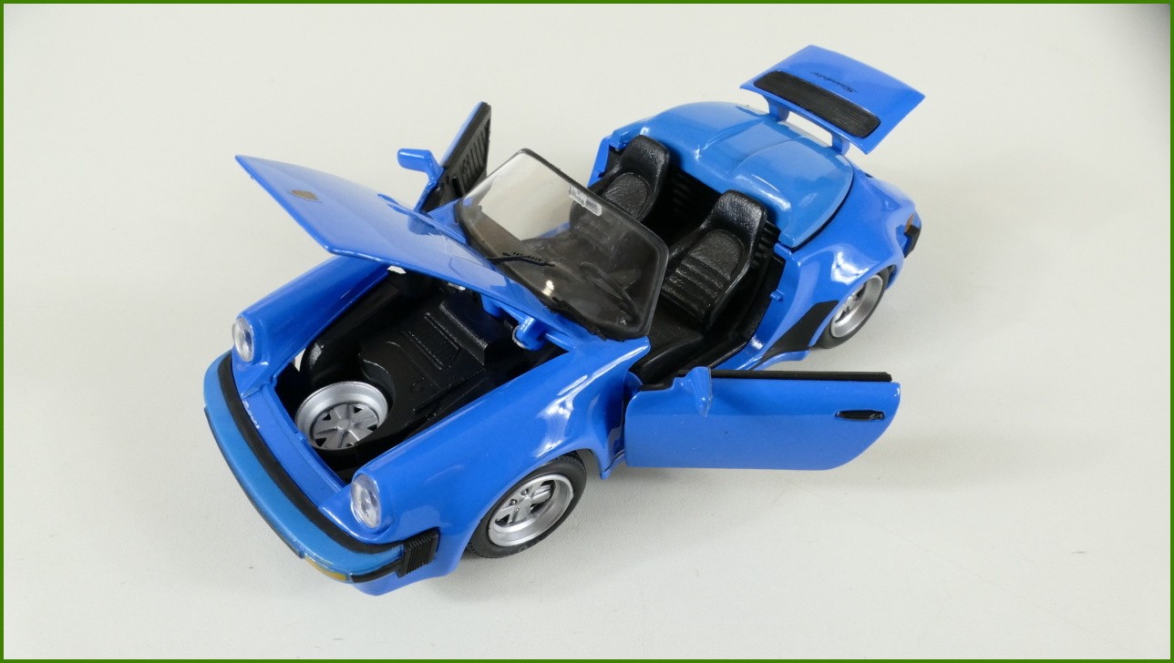 Model Auta Maisto 1:24 - Porsche 911 Speedster (1989)