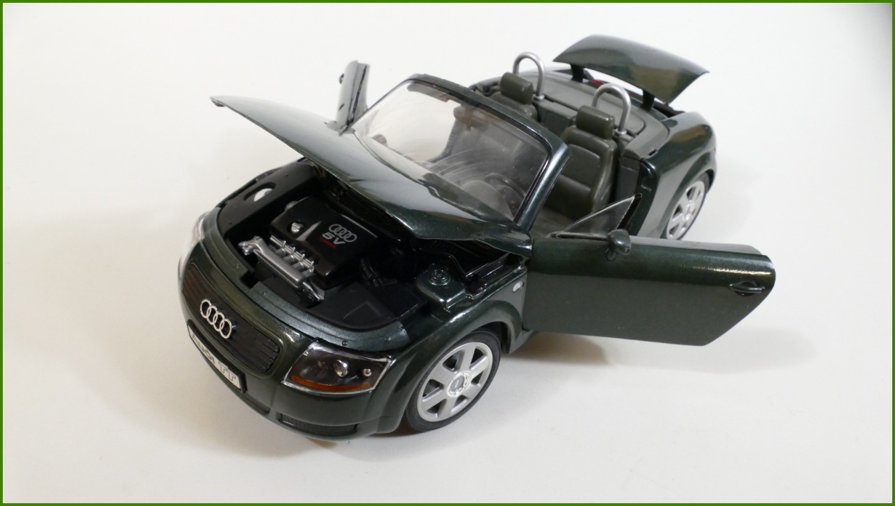 Model Revell 1:18 - Audi TT - Viz Popis