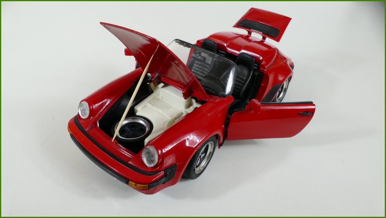 Model Maisto 1:18 - Porsche 911 Speedster (1989)