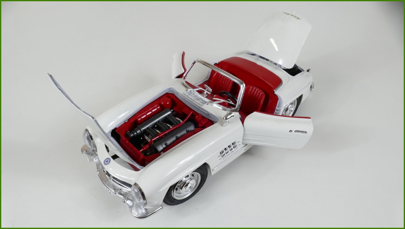 Kovový Model Bburago 1:18 - Mercedes-Benz 300 SL - Viz Popis