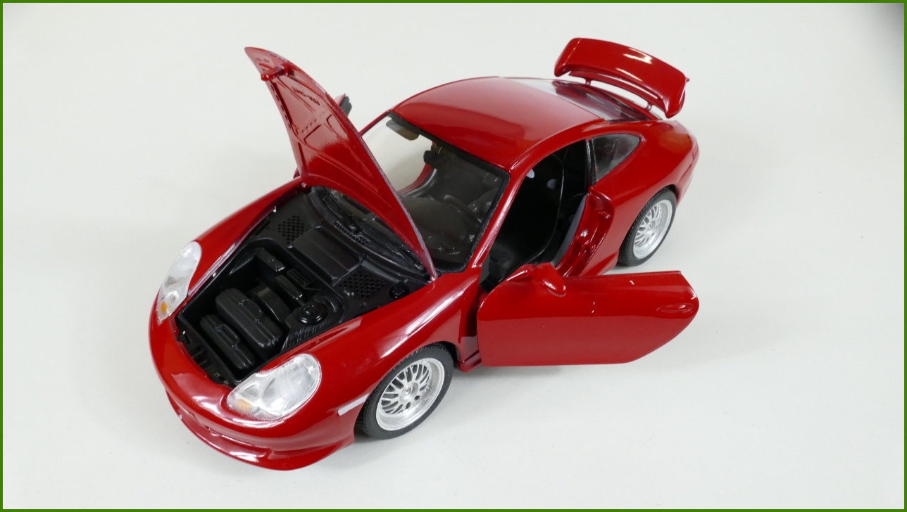 Kovový Model Bburago 1:18 - Porsche Carrera 911 (1997) - Viz Popis