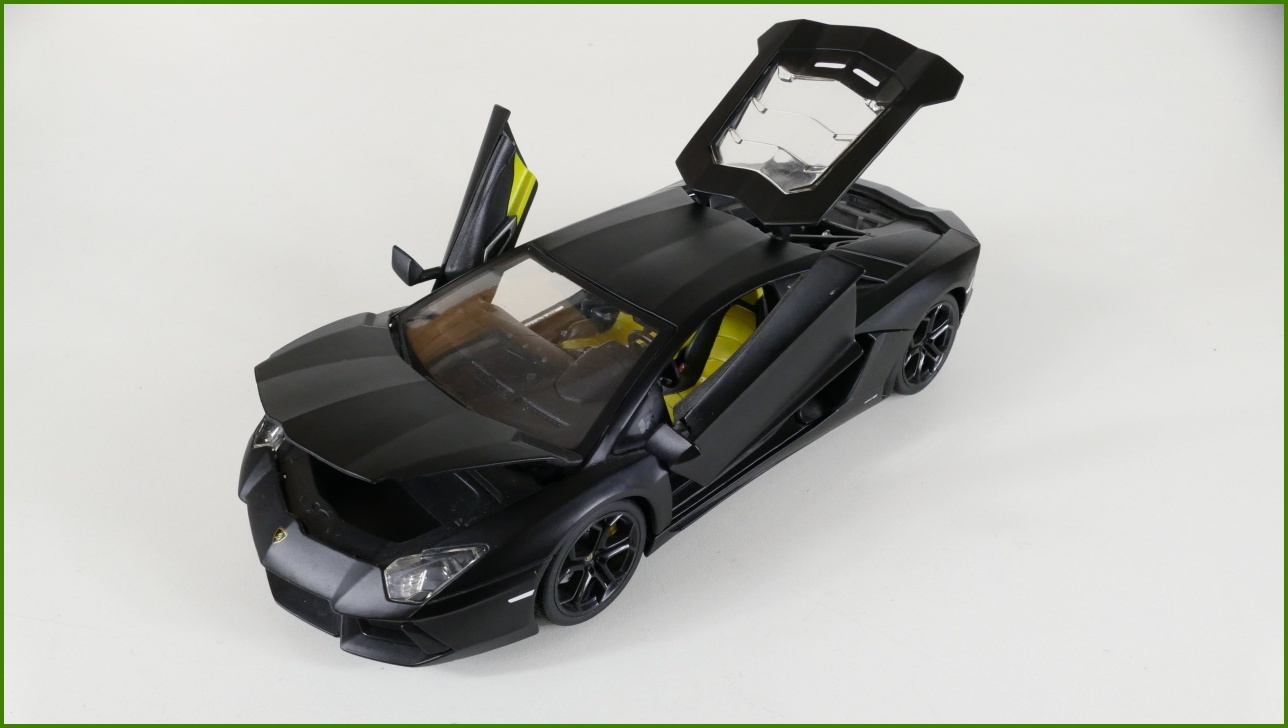 Kovový Model Bburago 1:18 - Lamborghini Aventador LP700-4