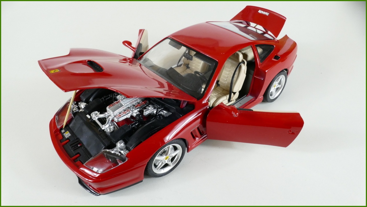 Kovový Model Bburago 1:18 - Ferrari 550 Maranello (1996)