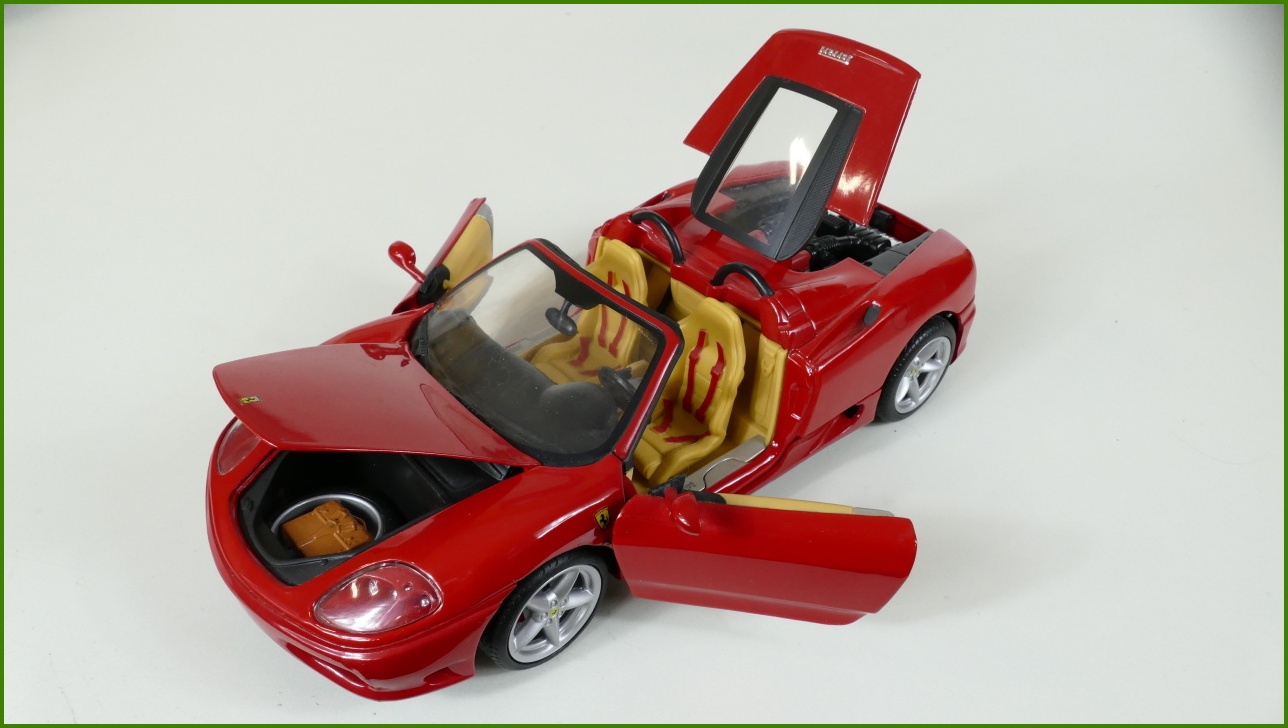 Model Hot Wheels 1:18 - Ferrari 360 Spider