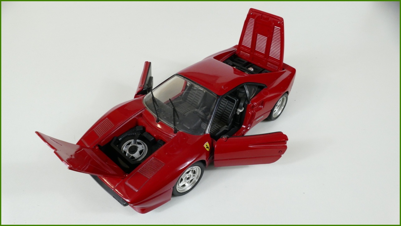 Model Hot Wheels 1:18 - Ferrari 288 GTO - Viz Popis