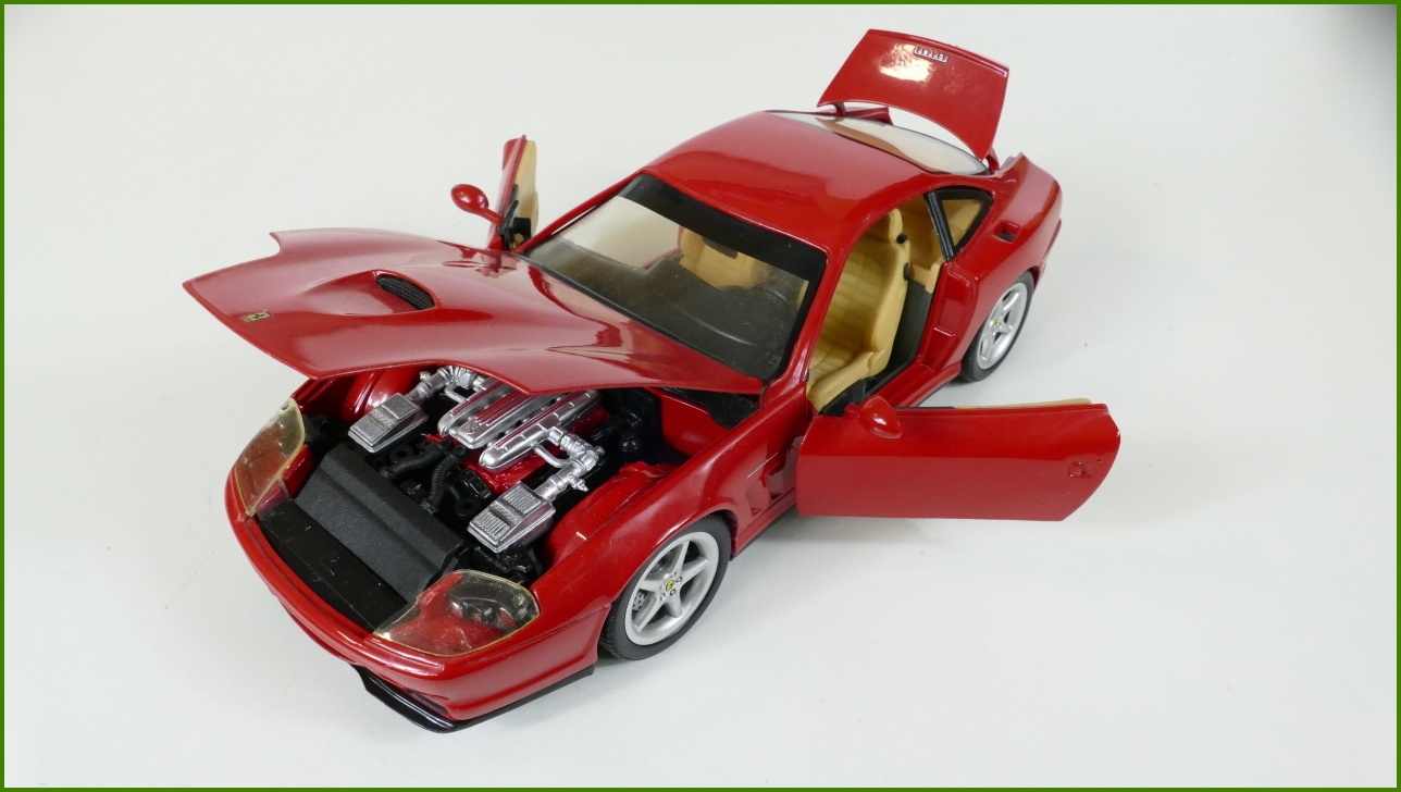 Model Hot Wheels 1:18 - Ferrari 550 Maranello