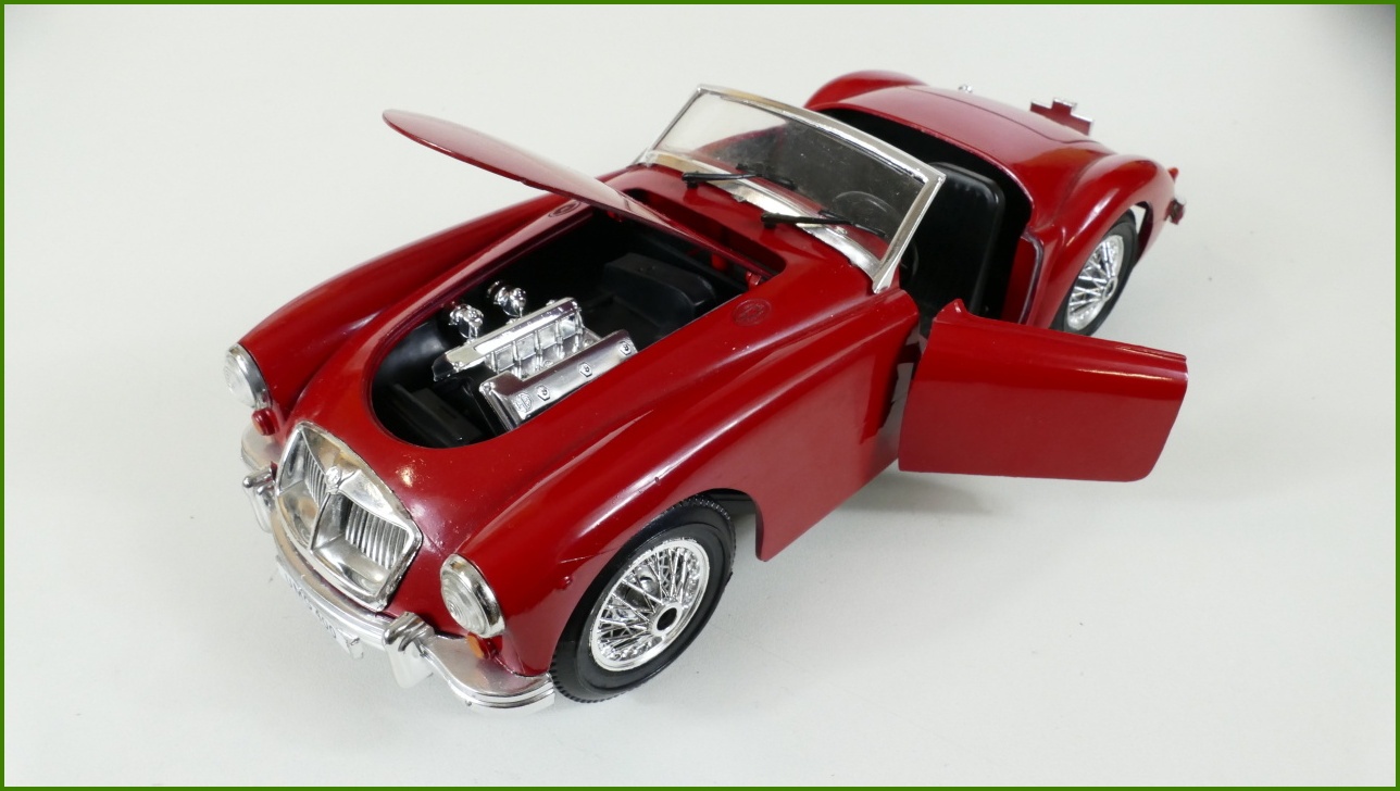 Model Auta Polistil 1:16 - MGA Twin-Cam - Viz Popis