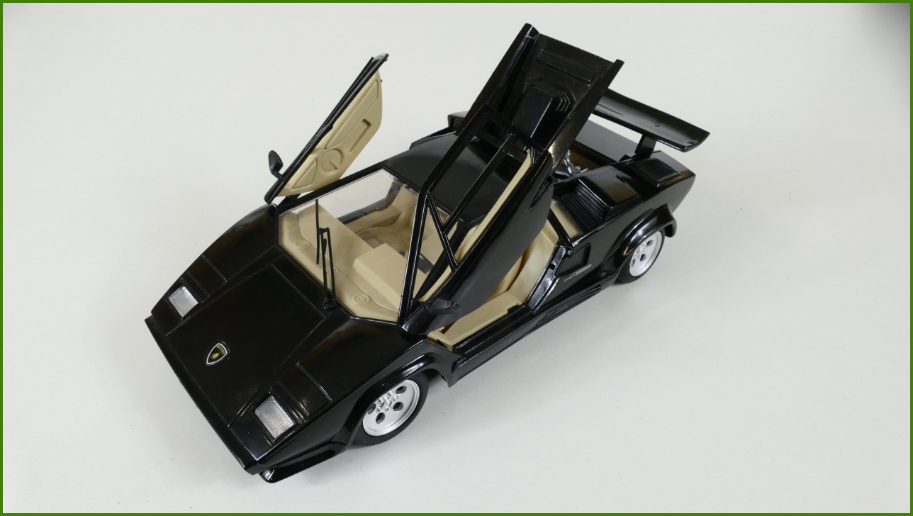 Model Auta Polistil 1:18 - Lamborghini Countach