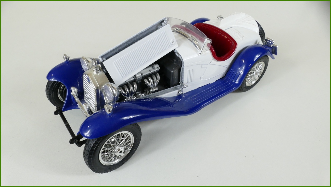 Kovový Model Bburago 1:18 - Alfa Romeo 2300 Spider (1932)