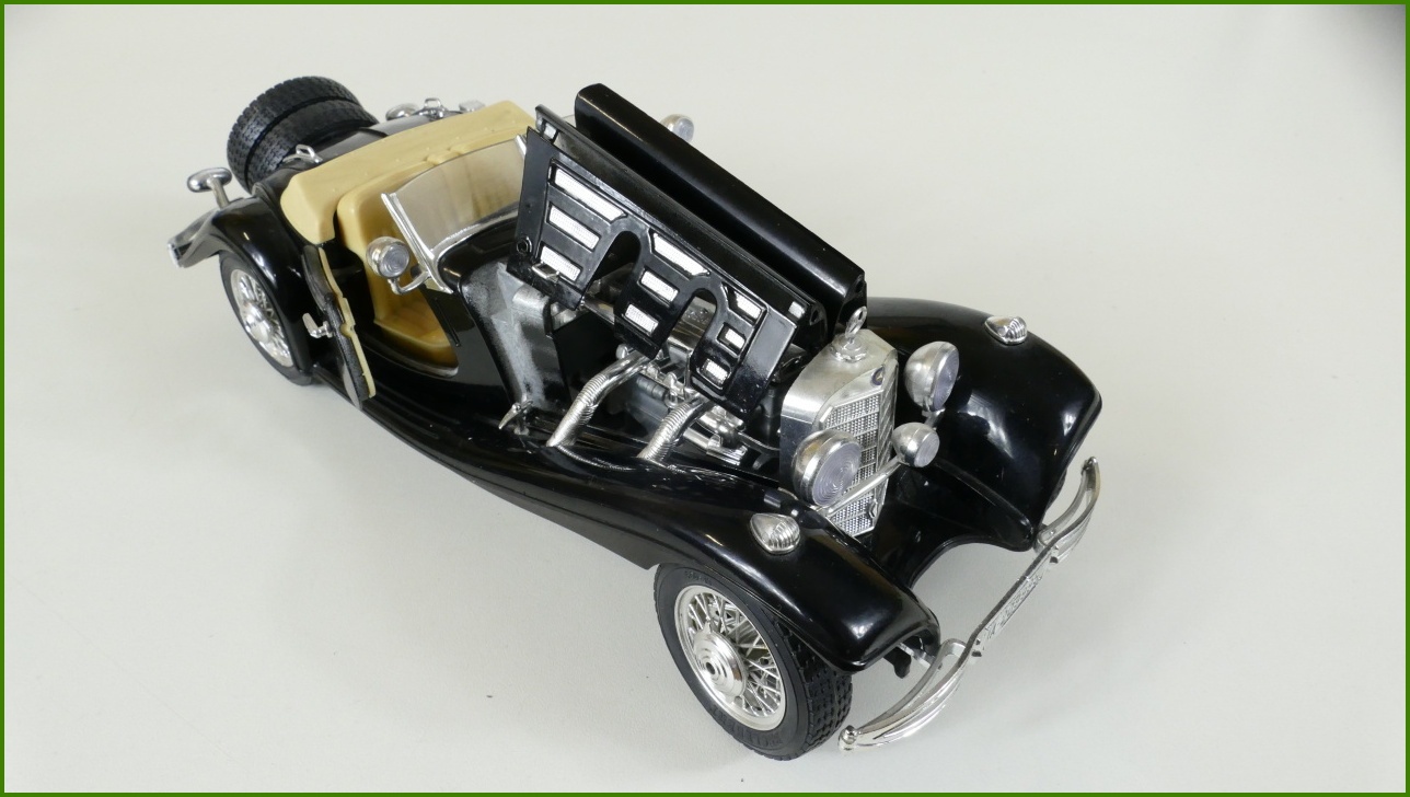 Kovový Model Bburago 1:20 - Mercedes Benz 500K Roadster (1936)
