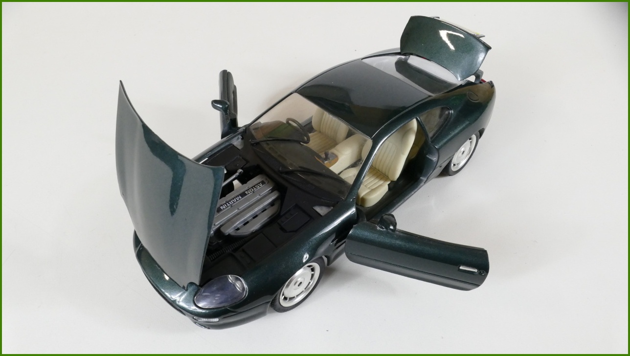 Model Auta Guiloy 1:18 - Aston Martin DB7 - Viz Popis
