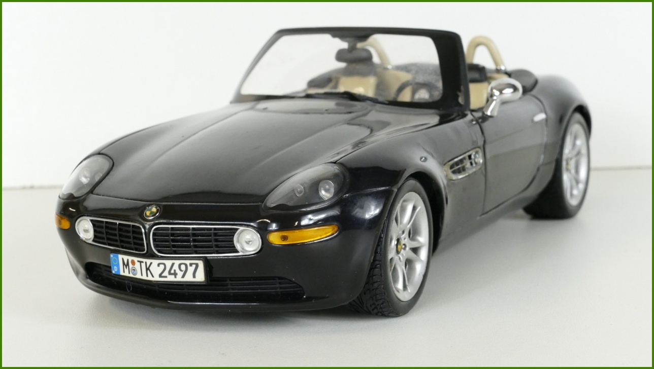 Model Auta Kyosho 1:18 - BMW Z8 - Viz Popis