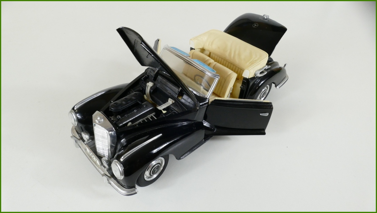 Model Auta Maisto 1:18 - Mercedes-Benz 300S (1955) - Viz Popis