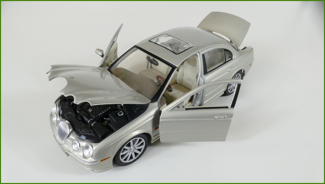 Model Auta Maisto 1:18 - Jaguar S-Type - Viz Popis