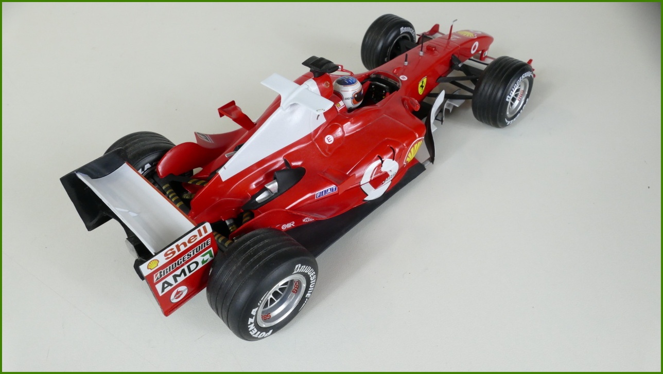 Model Formule Hot Wheels 1:18 - Ferrari F1 F2004 - Rubens Barrichello s Krabicí