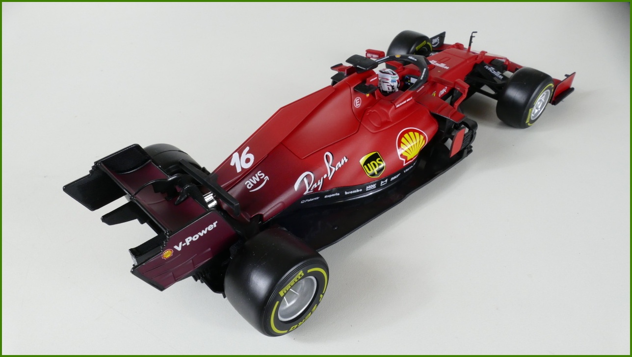 Model Formule Bburago 1:18 - F1 SF21 - Charles Leclerc s Krabicí