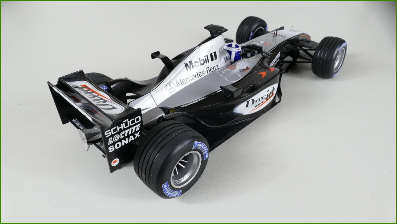 Model Formule Minichamps 1:18 - McLaren Mercedes MP4-18 Testcar 2003 - David Coulthard s Krabicí