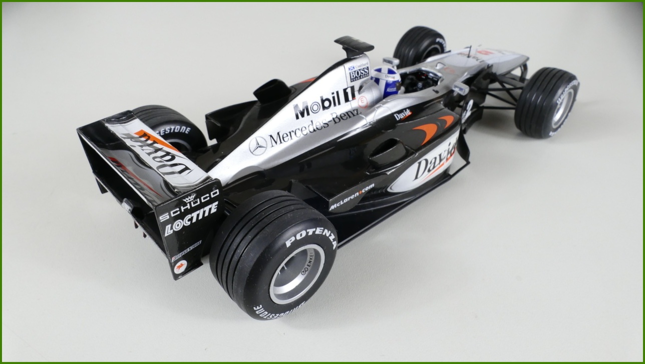 Model Formule Minichamps 1:18 - McLaren Mercedes MP4-15 (2000) - David Coulthard s Krabicí
